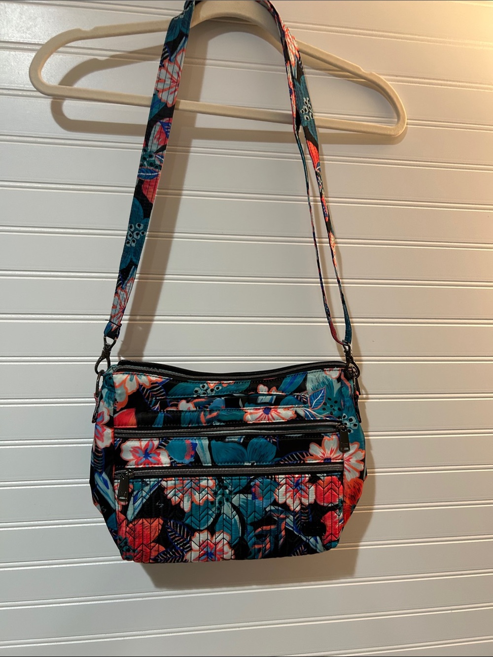 Lug Classic Crossbody Bag - Slider Floral Crossbody Bag in Teal and Coral